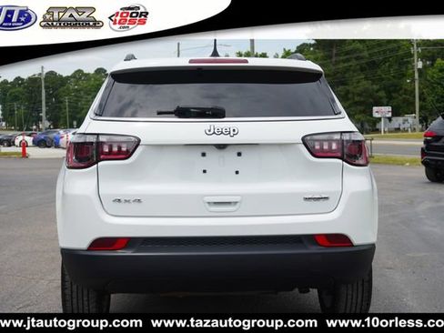 Used 2022 Jeep Compass Latitude AWD/4WD image 4