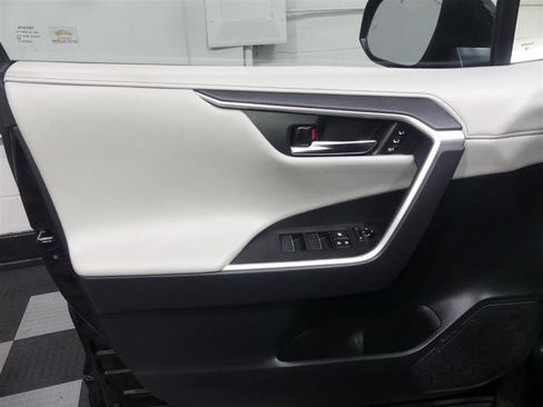 Used 2020 Toyota RAV4 Limited w/ Limited Grade Weather Package AWD/4WD image 17