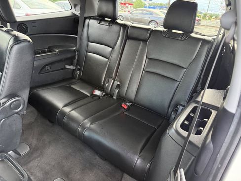 Used 2019 Honda Pilot Touring image 10