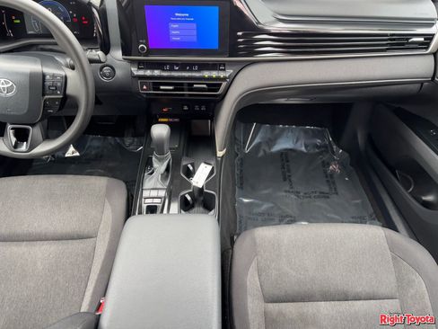 Certified 2025 Toyota Camry LE image 17
