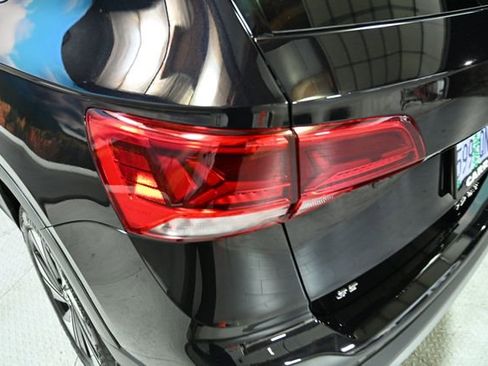 Used 2024 Volkswagen Taos SE image 12