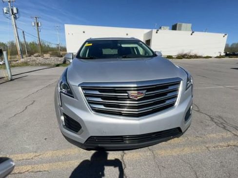 Used 2019 Cadillac XT5 Luxury w/ Trailering Package AWD/4WD image 3