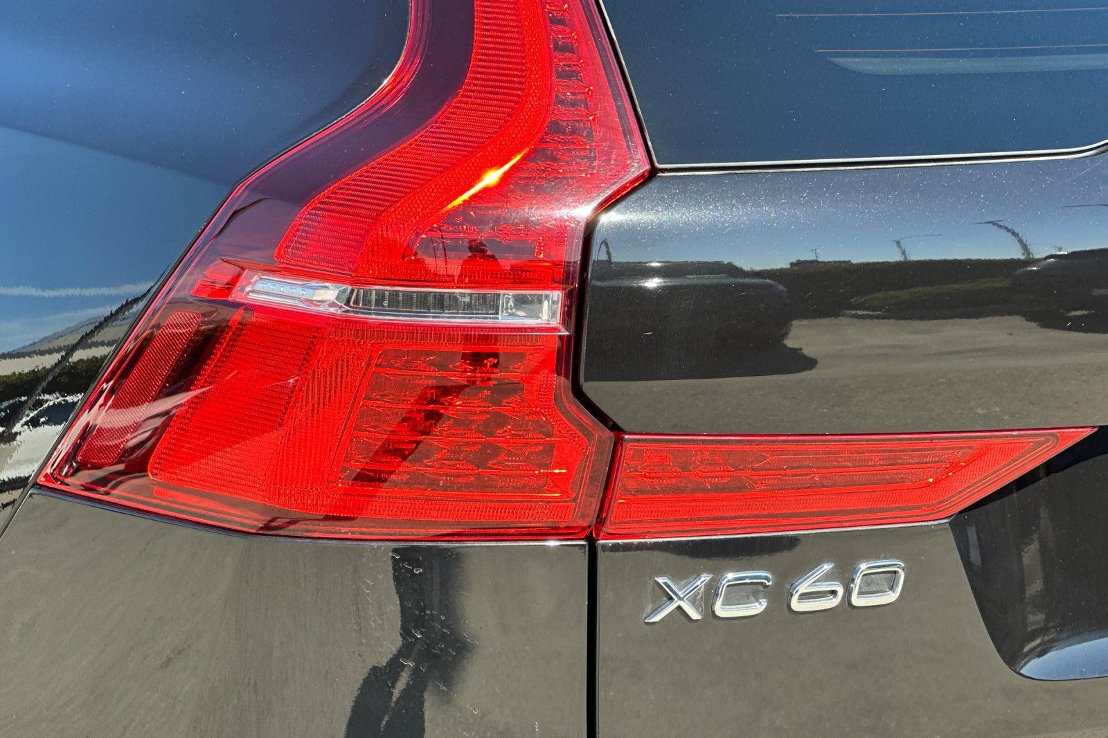 Used 2020 Volvo XC60 T5 Momentum AWD/4WD image 34