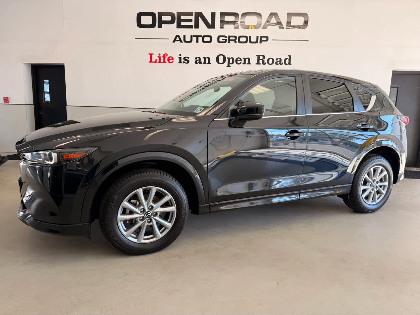 Certified 2024 MAZDA CX-5 AWD 2.5 S w/ Preferred Package image 1