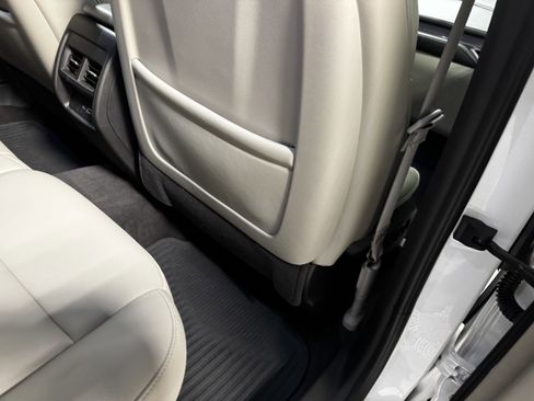 Used 2022 Cadillac XT4 Luxury w/ Driver Awareness Package FWD image 15