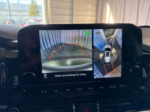 Used 2023 Nissan Pathfinder Platinum FWD image 30