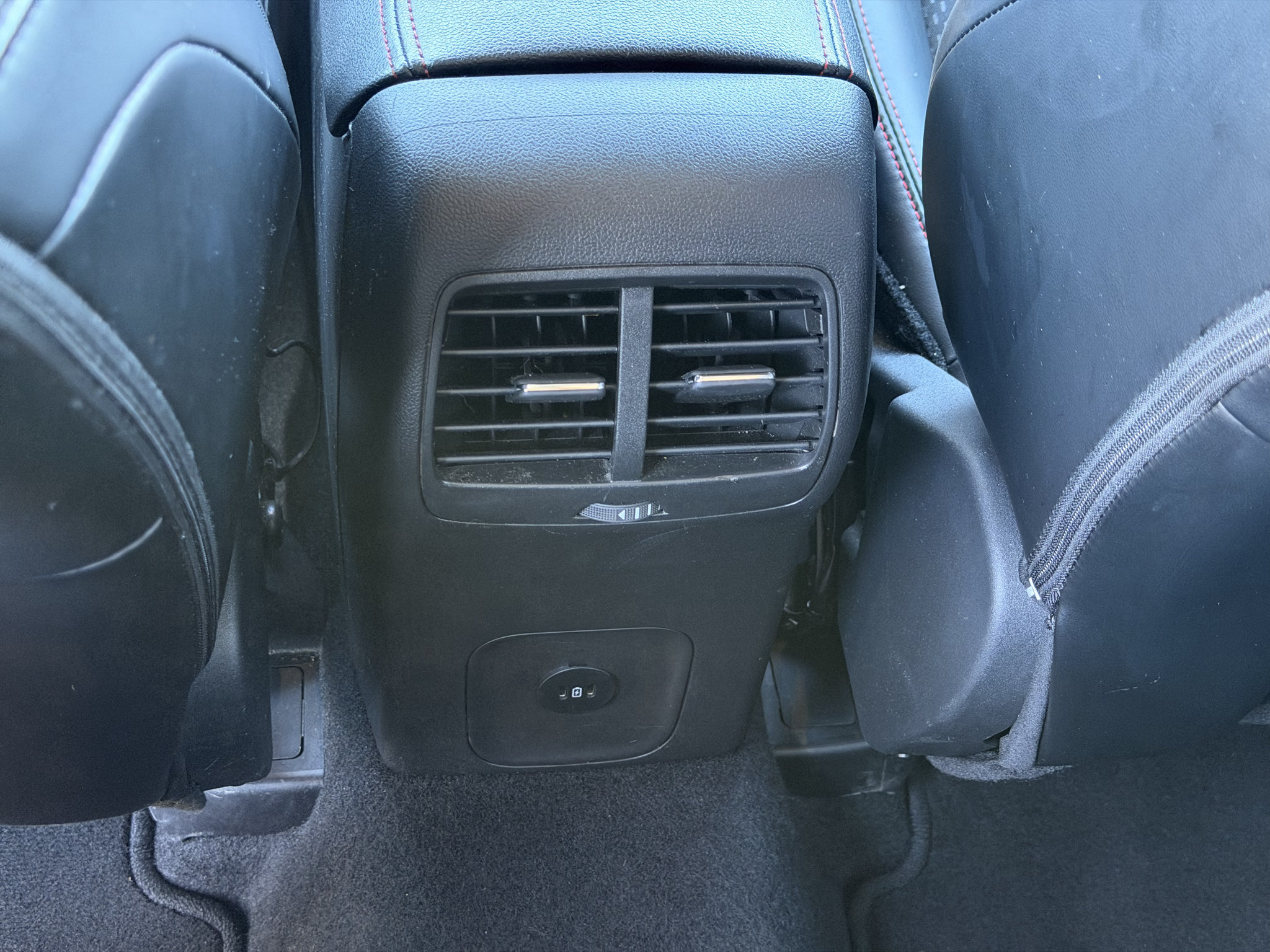 Used 2025 Ford Escape ST-Line Select AWD/4WD image 27