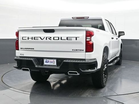 New 2026 Chevrolet Silverado 1500 Custom Trail Boss w/ LPO, Dark Essentials Package AWD/4WD image 12