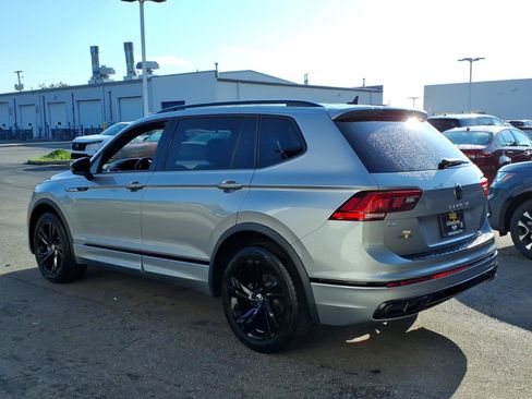 Used 2023 Volkswagen Tiguan SE R-Line FWD image 9