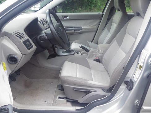 Used 2005 Volvo S40 2.4i FWD image 7