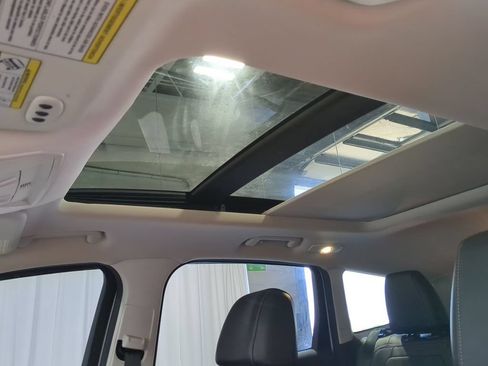Used 2017 Ford Escape Titanium w/ Equipment Group 301A AWD/4WD image 19