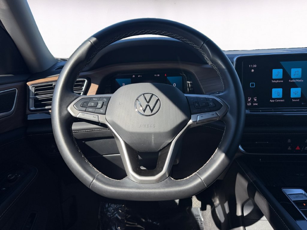 Used 2025 Volkswagen Atlas SE FWD image 12