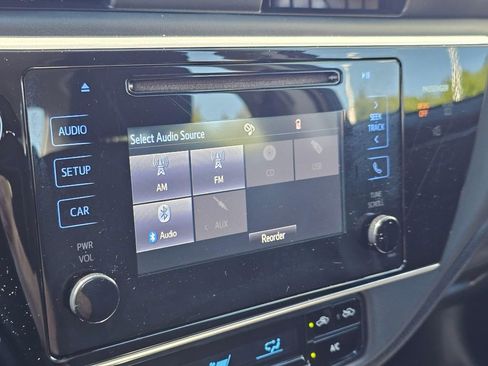 Used 2017 Toyota Corolla LE FWD image 25