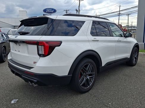 Used 2025 Ford Explorer ST AWD/4WD image 4