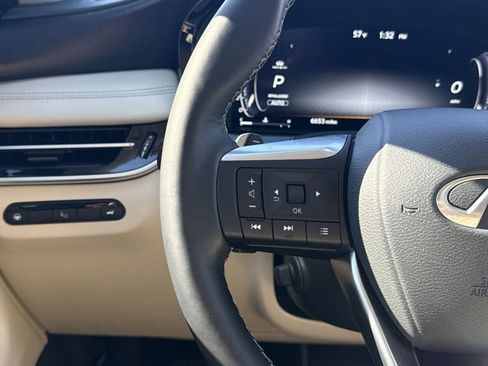 Used 2025 INFINITI QX60 Sensory w/ Vision Package image 14