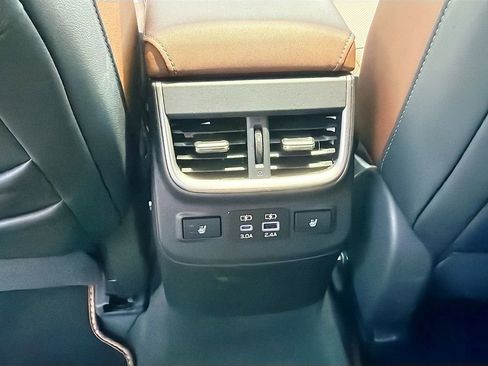 Used 2025 Subaru Outback Touring XT AWD/4WD image 22