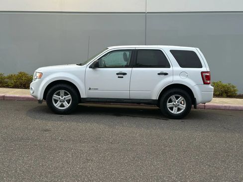 Used 2011 Ford Escape 4WD Hybrid image 2