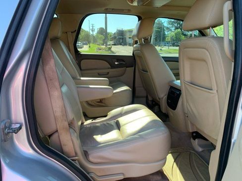 Used 2013 Chevrolet Tahoe LT RWD image 16