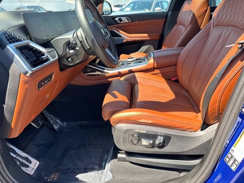Used 2025 BMW X7 M60i image 18