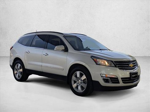 Used 2015 Chevrolet Traverse LTZ image 3