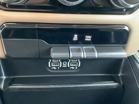 Used 2022 RAM 1500 Laramie AWD/4WD image 20