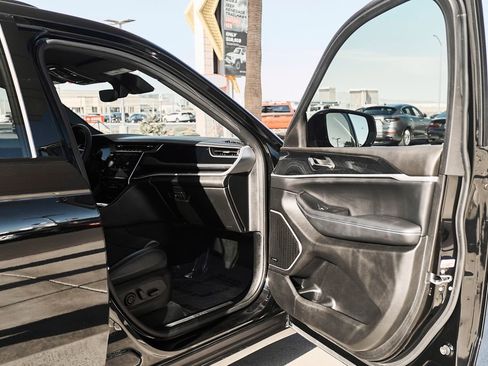 Used 2022 Jeep Grand Cherokee Trailhawk w/ Advanced Protech Group II image 12