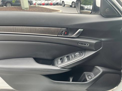 Used 2022 Honda Accord EX-L image 11