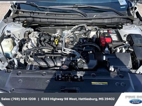 Used 2023 Nissan Altima 2.5 SR w/ SR Premium Package image 8