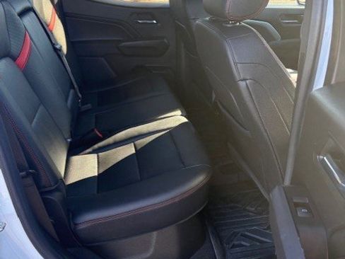 Used 2023 Chevrolet Colorado Z71 w/ Z71 Convenience Package 2 image 17