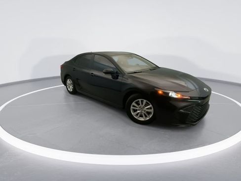 Used 2025 Toyota Camry LE w/ Convenience Package FWD image 8