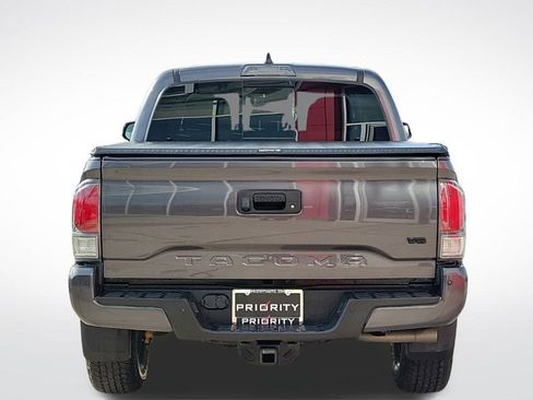 Used 2021 Toyota Tacoma TRD Off-Road image 4