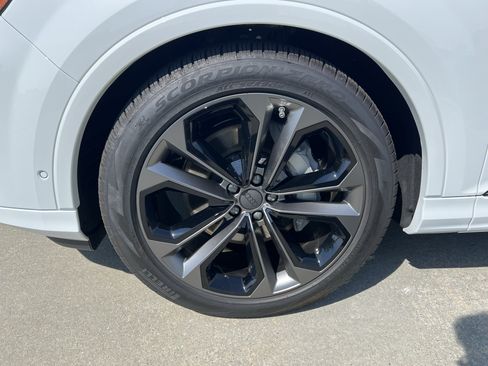 Certified 2026 Audi Q7 3.0T Premium Plus AWD/4WD image 13