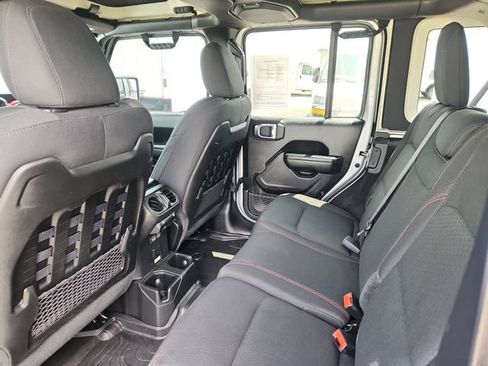 Used 2022 Jeep Wrangler Unlimited Rubicon w/ LED Lighting Group AWD/4WD image 27