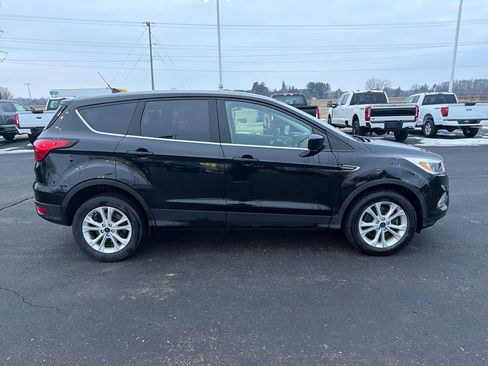Used 2019 Ford Escape SE image 6
