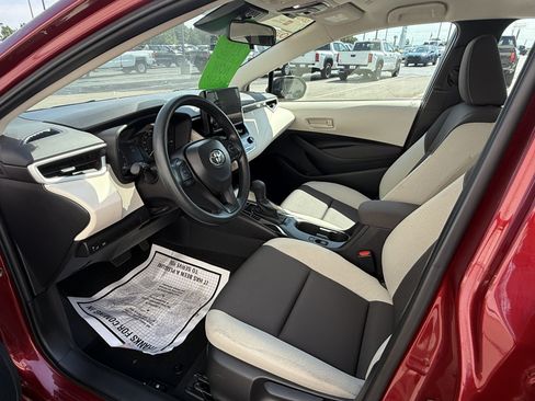 Certified 2025 Toyota Corolla LE FWD image 4