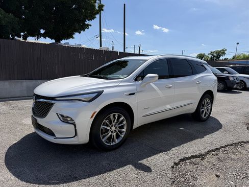 Used 2022 Buick Enclave Avenir w/ Avenir Technology Package AWD/4WD image 6