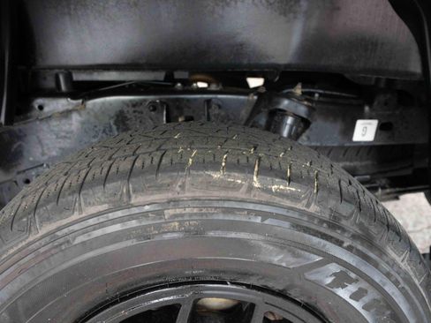 Used 2021 Toyota Tacoma SR5 AWD/4WD image 29