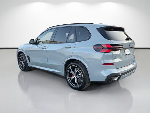 New 2026 BMW X5 xDrive50e w/ M Sport Package AWD/4WD image 5