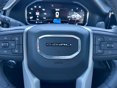Used 2025 GMC Sierra 1500 Denali image 21