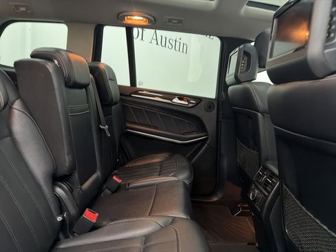 Used 2014 Mercedes-Benz GL 450 4MATIC image 28