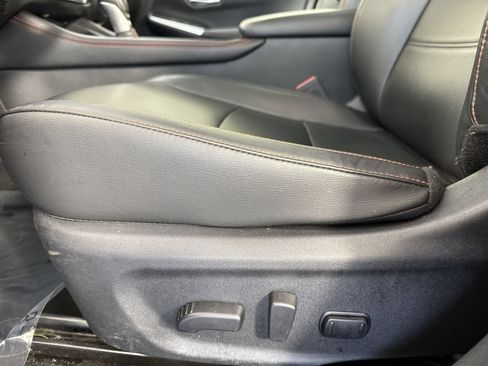 Used 2025 Nissan Sentra SR w/ SR Premium Package FWD image 22