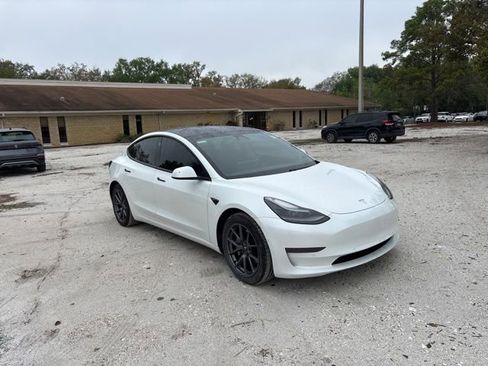 Used 2021 Tesla Model 3 Standard Range Plus image 2
