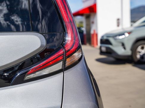 Used 2023 Kia Soul EX image 13