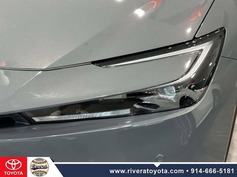 Used 2024 Toyota Prius Prime FWD image 10