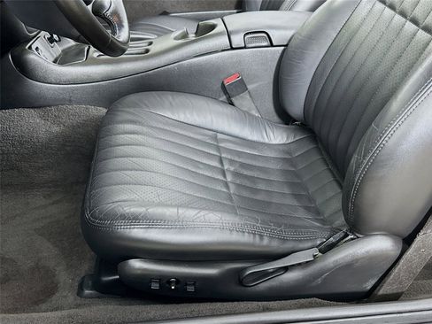 Used 2002 Chevrolet Camaro Z28 w/ SS Performance/Appearance Pkg image 18