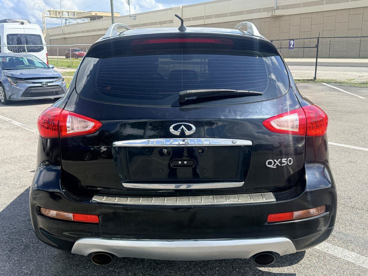 Used 2017 INFINITI QX50 AWD w/ Premium Plus Package image 5