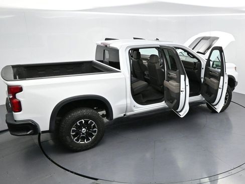 Used 2023 Chevrolet Silverado 1500 ZR2 w/ Technology Package AWD/4WD image 41