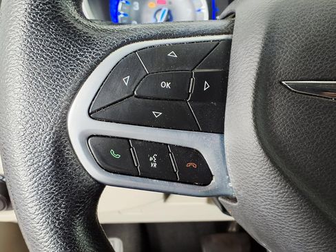 Used 2021 Chrysler Voyager Lxi FWD image 16