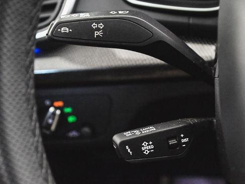 Used 2025 Audi SQ5 Premium Plus w/ Premium Plus Package image 22