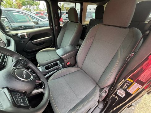 Used 2025 Jeep Wrangler Unlimited Sport AWD/4WD image 35